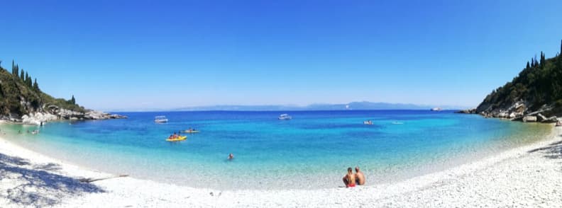 Plage Orkos sur île de Paxos en Grèce