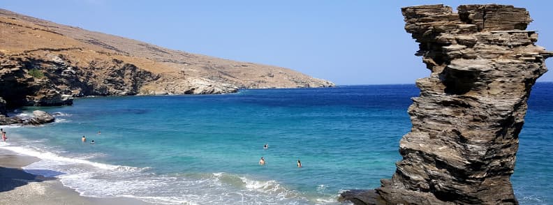 andros en vacances en yacht dans les îles cyclades