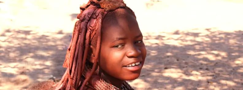 femme locale rencontrÃ©e lors d'un safari en Namibie