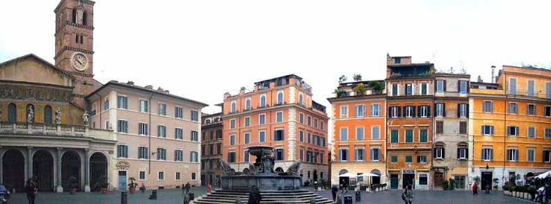 fontaine de sainte marie à trastevere rome