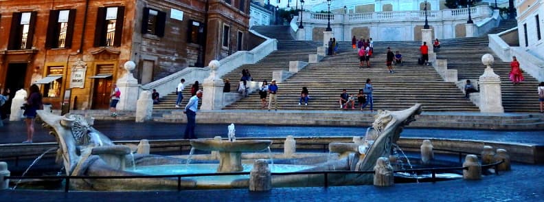 fontana della barcaccia fontaine de rome