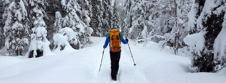 randonnée en montagne en hiver