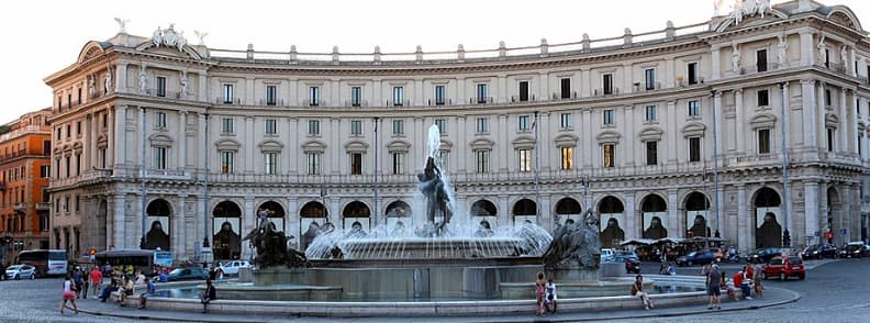 rome place de la republique