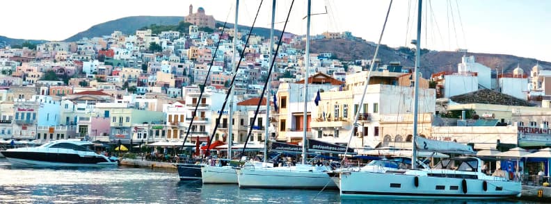 siros voyage sur un voilier dans les îles des Cyclades