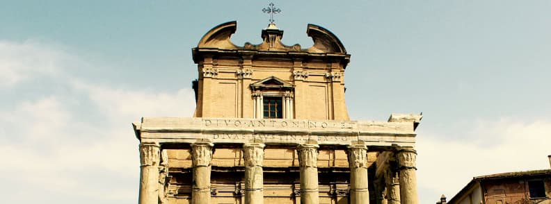 temple Antonin et Faustine Forum Romain