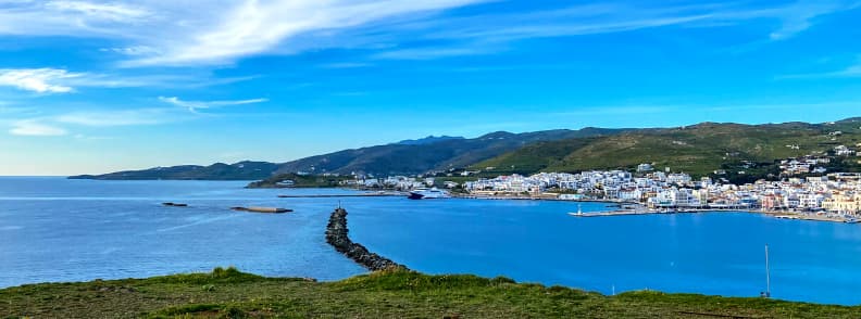 tinos en vacances sur yacht dans les îles des Cyclades