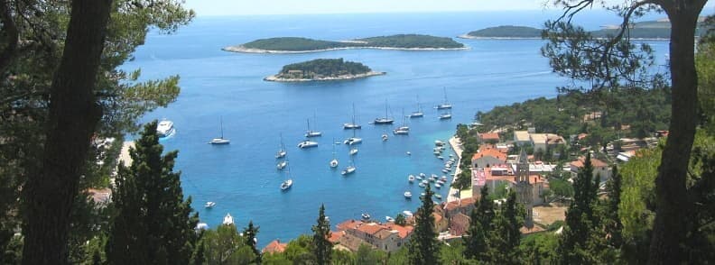 vacances à la voile en croatie sur île de hvar