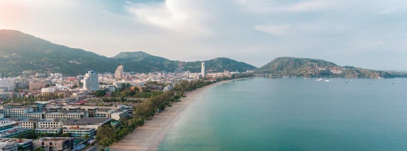 vie à la retraite en thaïlande sur la plage de patong