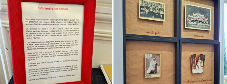 Exposition Souvenirs en carton de Chambre Six à la Villa Aurélienne à Fréjus, avec un texte explicatif dans un cadre rouge et quatre anciennes photographies de groupe et de famille transformées par l’artiste.