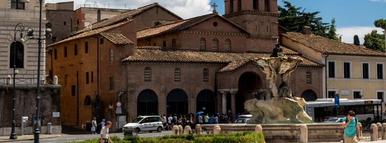 bazilica santa maria din cosmedin si bocca della verita in roma