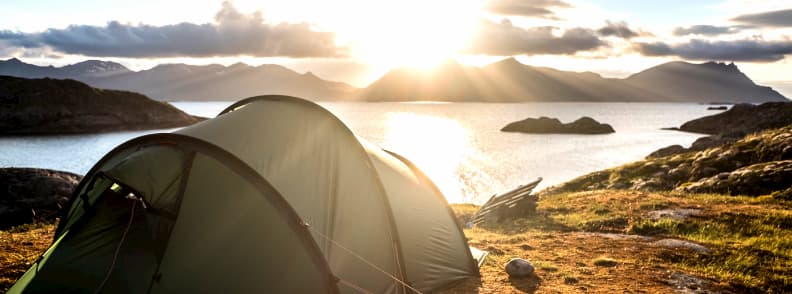 camping in europa la henningsvær in norvegia