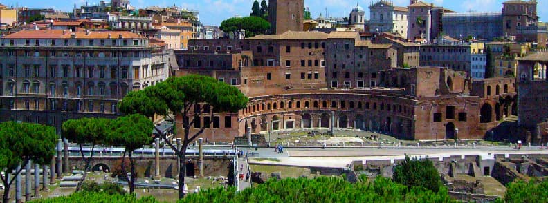 forul lui traian in roma italia