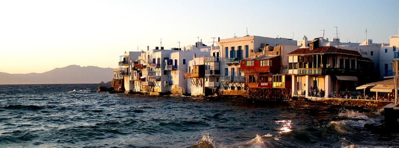 mykonos in calatorie pe yacht in insulele ciclade