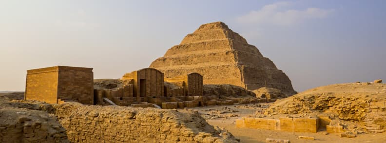 obiective din cairo piramida in trepte saqqara dahshur