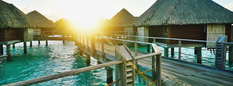 four seasons resort bora bora bungalou deasupra apei