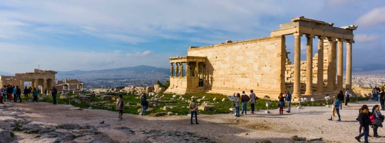 Situri arheologice din Atena bilet combinat Acropola Atena cu vizitatori si temple antice, parte din biletul combinat situri arheologice Atena