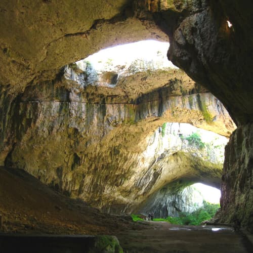 Day trip to Devetashka Cave