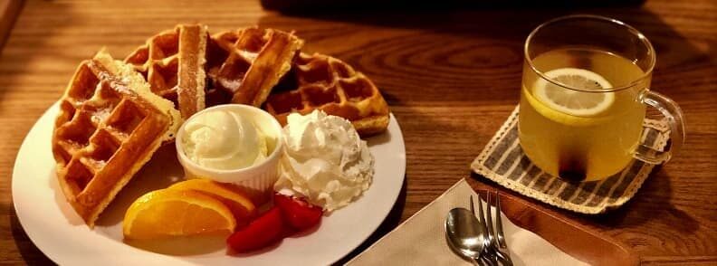 belgian waffles and tea