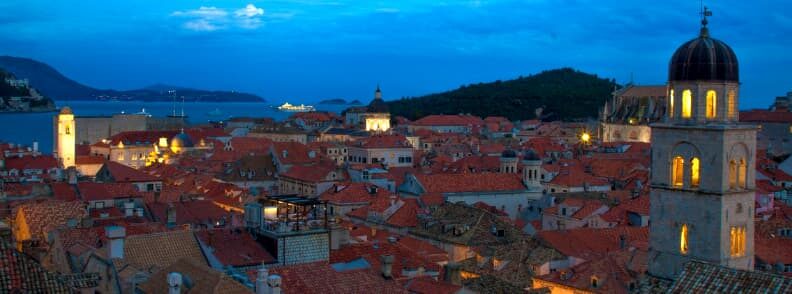 dubrovnik town harbor at night