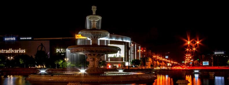 fountains unirii square reasons visit romania