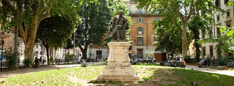 piazza cairolli park in rome