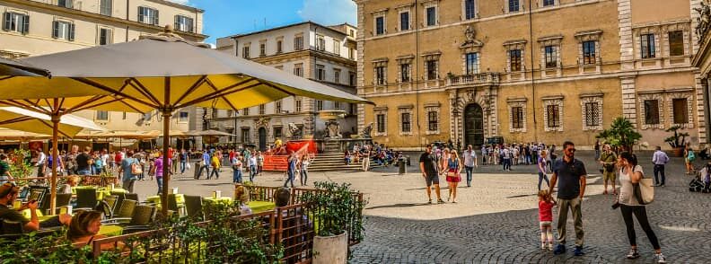 piazza fontana santa maria in trastevere