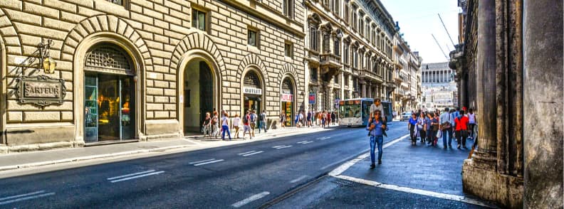 via del corso boulevard in rome via del corso boulevard in rome