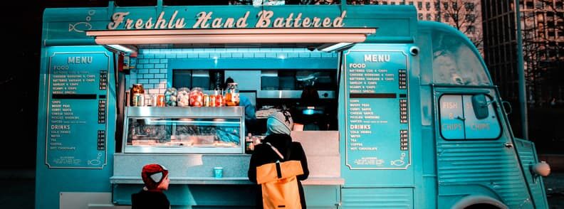 food trucks dining while traveling