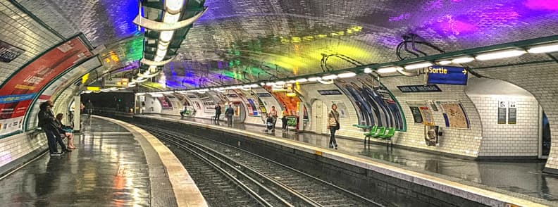 how to travel in paris by metro