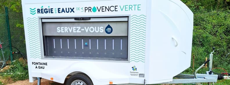 foire de brignoles free drinking water fountain provence verte refill station Free drinking water station at the Foire de Brignoles provided by Régie des Eaux de Provence Verte, with multiple refill taps for visitors.